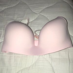 Victoria’s Secret Wireless Bra 34DDD